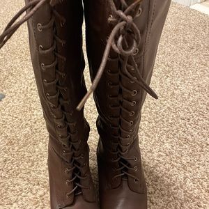 Women’s brown boots size 8
